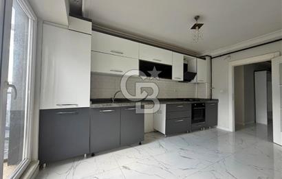 TEK BLOKLU SİTEDE CADDE YAKINI YÜKSEK KATTA 3+1 FIRSAT DAİRE