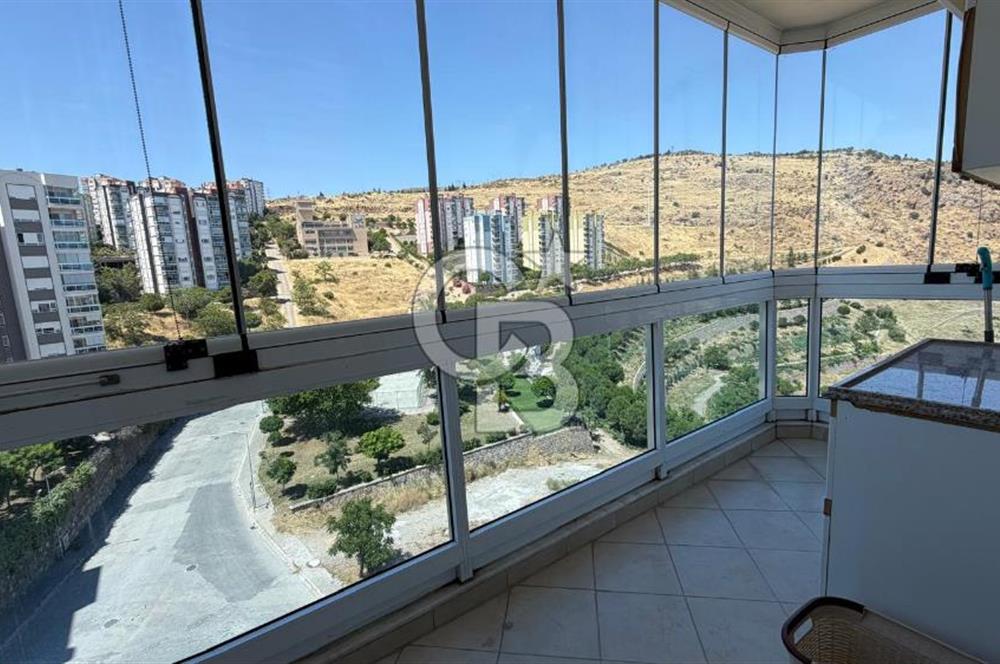 KARŞIYAKA YÜKSEK VADİ EVLERİNDE SATILIK PRESTİJLİ 4+1 DAİRE