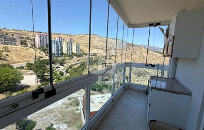 KARŞIYAKA YÜKSEK VADİ EVLERİNDE SATILIK PRESTİJLİ 4+1 DAİRE