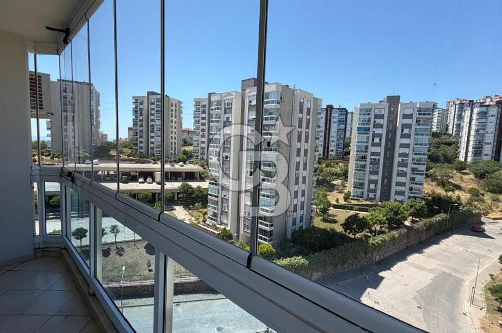 KARŞIYAKA YÜKSEK VADİ EVLERİNDE SATILIK PRESTİJLİ 4+1 DAİRE