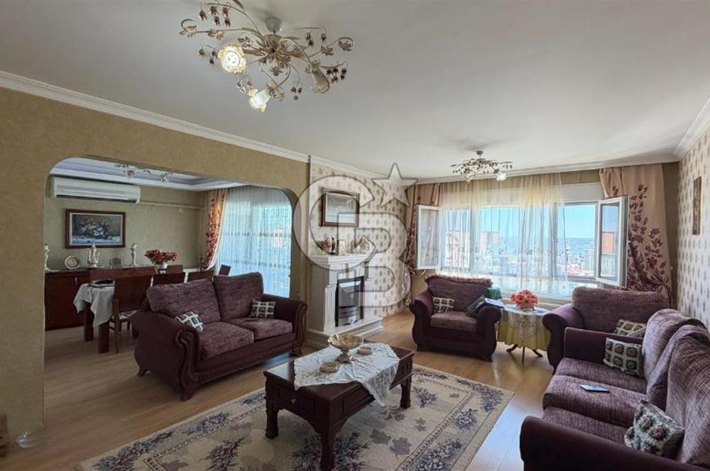 KARŞIYAKA YÜKSEK VADİ EVLERİNDE SATILIK PRESTİJLİ 4+1 DAİRE