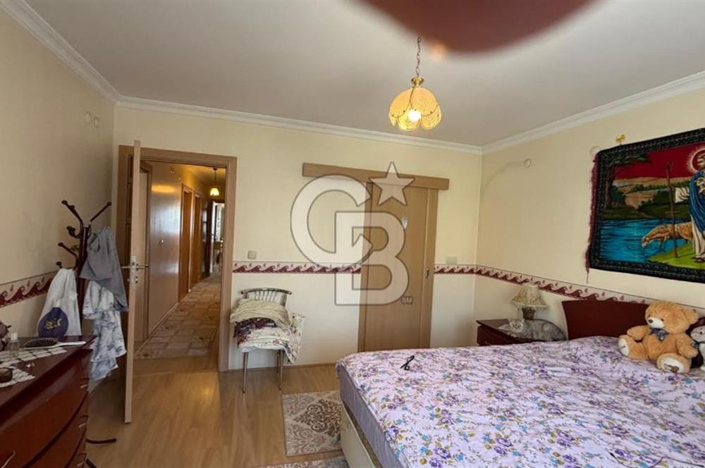KARŞIYAKA YÜKSEK VADİ EVLERİNDE SATILIK PRESTİJLİ 4+1 DAİRE