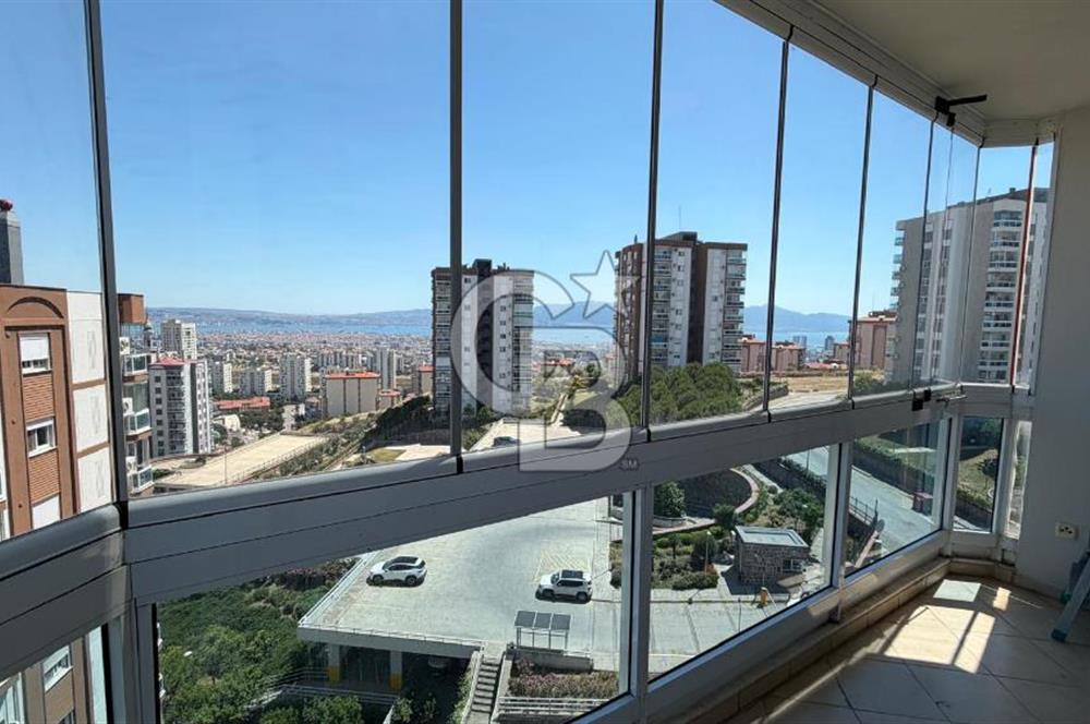KARŞIYAKA YÜKSEK VADİ EVLERİNDE SATILIK PRESTİJLİ 4+1 DAİRE