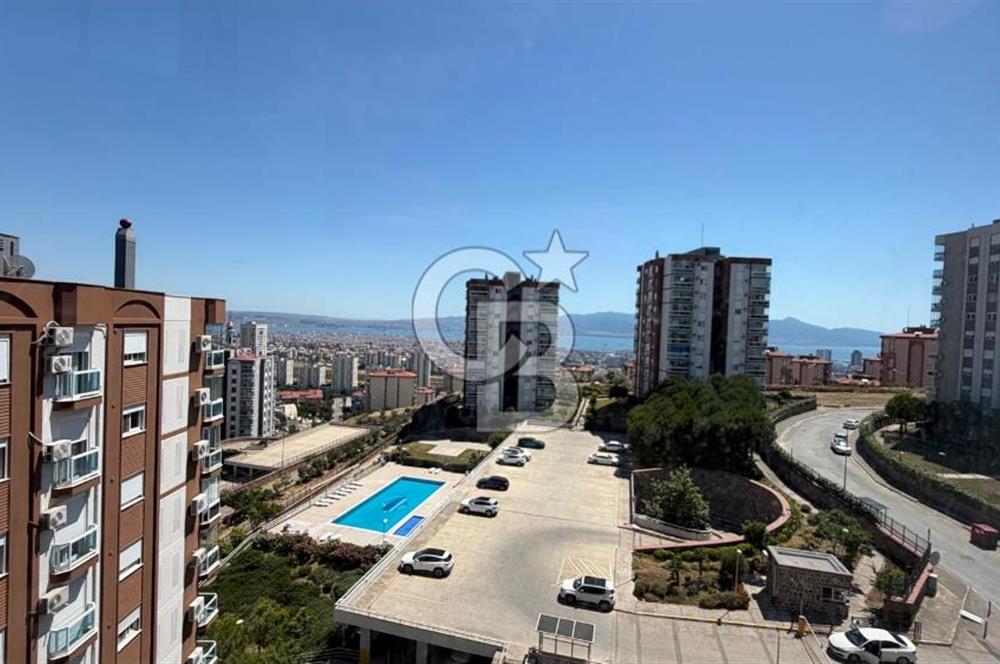 KARŞIYAKA YÜKSEK VADİ EVLERİNDE SATILIK PRESTİJLİ 4+1 DAİRE