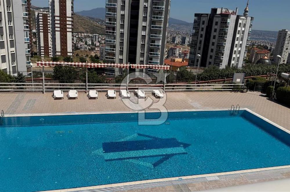 KARŞIYAKA YÜKSEK VADİ EVLERİNDE SATILIK PRESTİJLİ 4+1 DAİRE