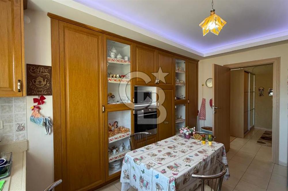 KARŞIYAKA YÜKSEK VADİ EVLERİNDE SATILIK PRESTİJLİ 4+1 DAİRE