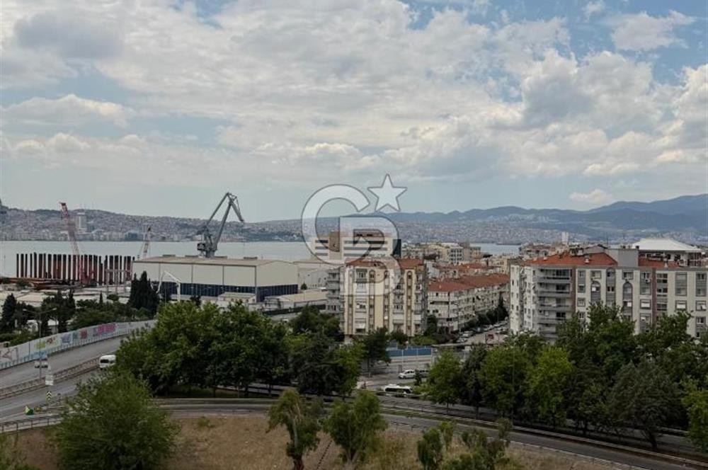 Deniz Manzaralı, Asansörlü ve Kapalı Mutfaklı Fırsat 2+1