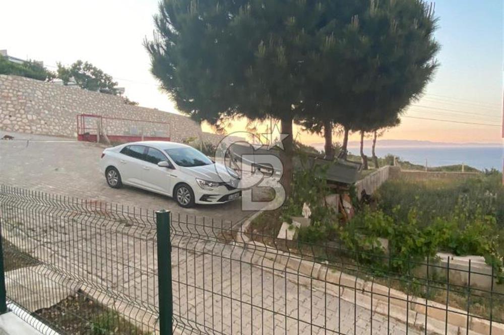 Karaburun Hasseki Mahallesi’nde Deniz Manzaralı 3+1 Satılık Villa 