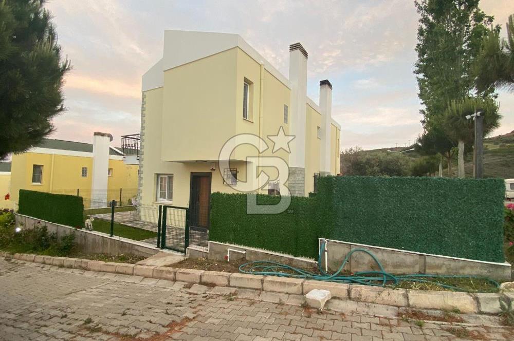 Karaburun Hasseki Mahallesi’nde Deniz Manzaralı 3+1 Satılık Villa 