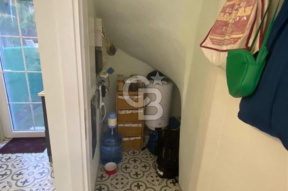 Karaburun Hasseki Mahallesi’nde Deniz Manzaralı 3+1 Satılık Villa 