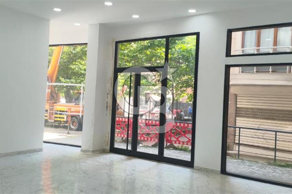 ÜMRANİYE ATATÜRK MAHALLESİ'NDE SATILIK 275m2 YATIRIMLIK DÜKKAN