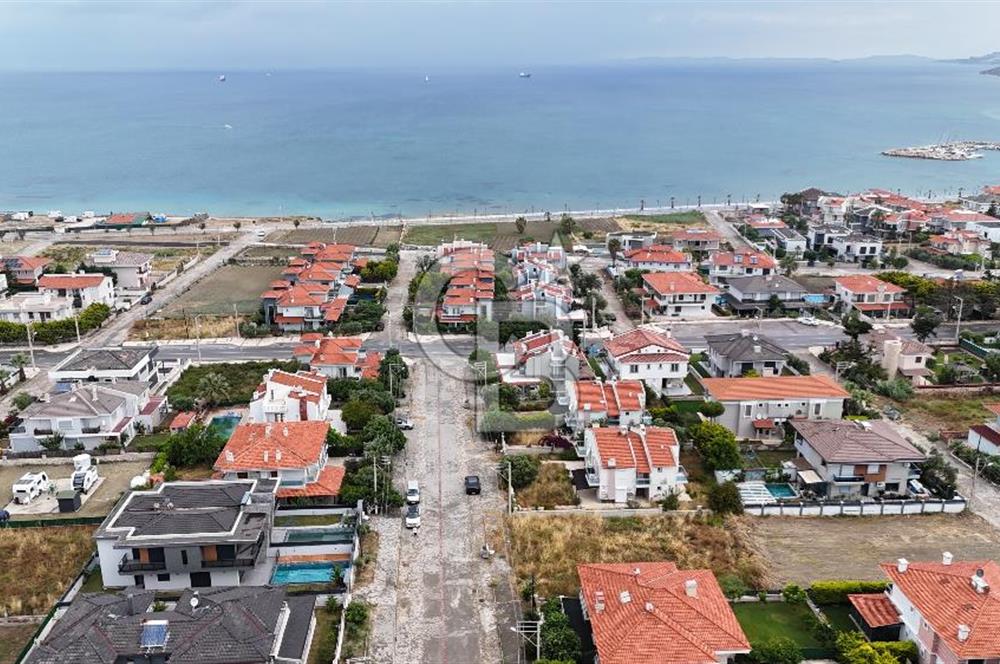 ÇİFTLİKKÖY'DE HARİKA KONUMDA SATILIK 596 M2 İMARLI ARSA