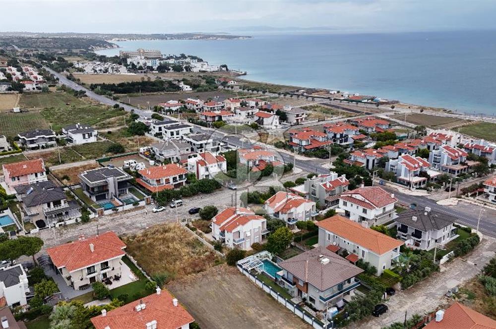 ÇİFTLİKKÖY'DE HARİKA KONUMDA SATILIK 596 M2 İMARLI ARSA