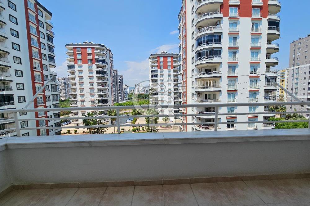 Mezitli Merkez Mah. Site İçerisinde Satılık 4+1 Daire