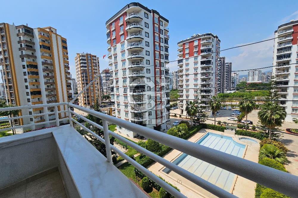 Mezitli Merkez Mah. Site İçerisinde Satılık 4+1 Daire