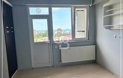 KAYMAKLI'DA KİRALIK DENİZ MANZARALI FERAH 3+1 DAİRE