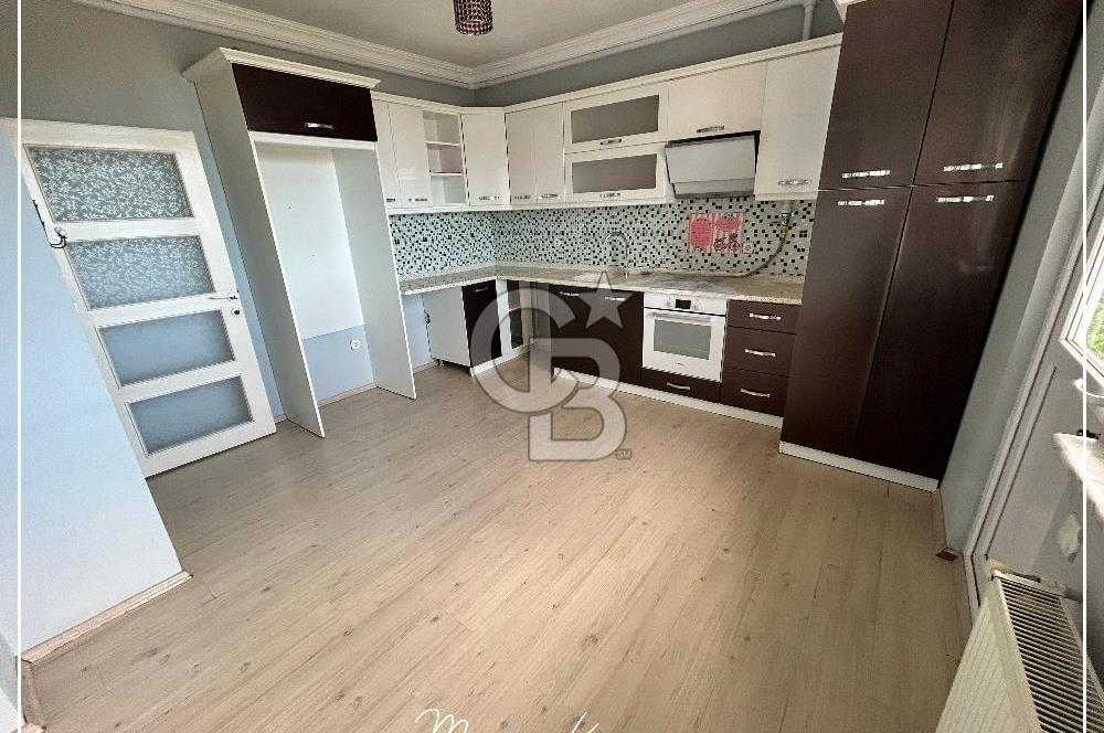 KAYMAKLI'DA KİRALIK DENİZ MANZARALI FERAH 3+1 DAİRE
