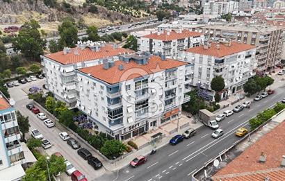 KARŞIYAKA BAHÇELİEVLER'DE 3+1 KİRALIK DAİRE