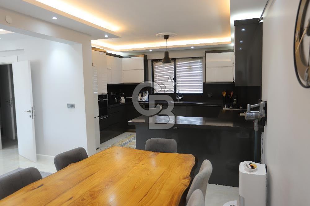KARAPINAR'DA PRESTİJLİ SİTE İÇERİSİNDE 210 m² TRİPLEKS VİLLA