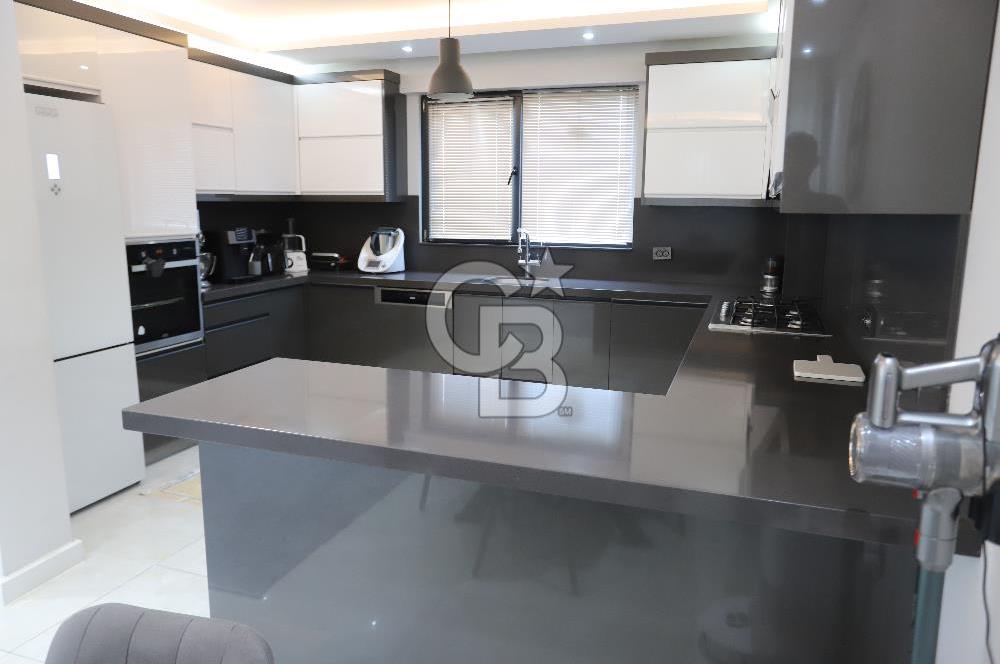 KARAPINAR'DA PRESTİJLİ SİTE İÇERİSİNDE 210 m² TRİPLEKS VİLLA
