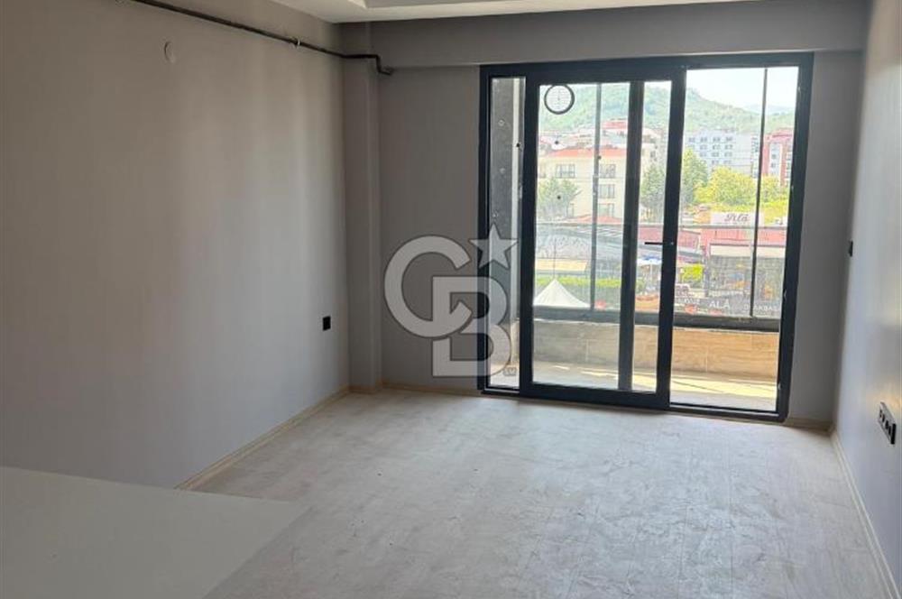 CUMHURİYET MAHALLESİ'NDE ANA YOL ÜZERİNDE KİRALIK 1+1 DAİRE