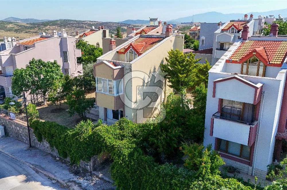 Villakentte Muhteşem Konumlu Satılık Triplex Villa