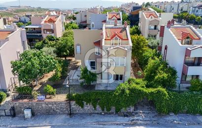 Villakentte Muhteşem Konumlu Satılık Triplex Villa