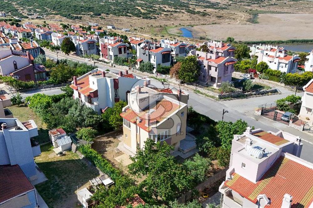 Villakentte Muhteşem Konumlu Satılık Triplex Villa