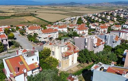 Villakentte Muhteşem Konumlu Satılık Triplex Villa