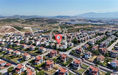 Villakentte Muhteşem Konumlu Satılık Triplex Villa