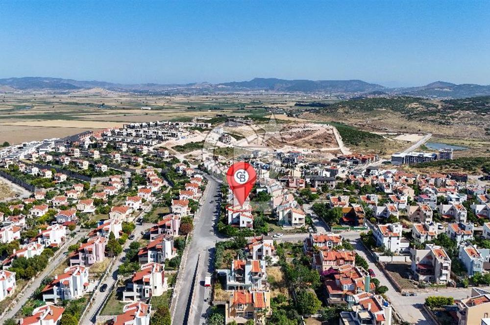 Villakentte Muhteşem Konumlu Satılık Triplex Villa