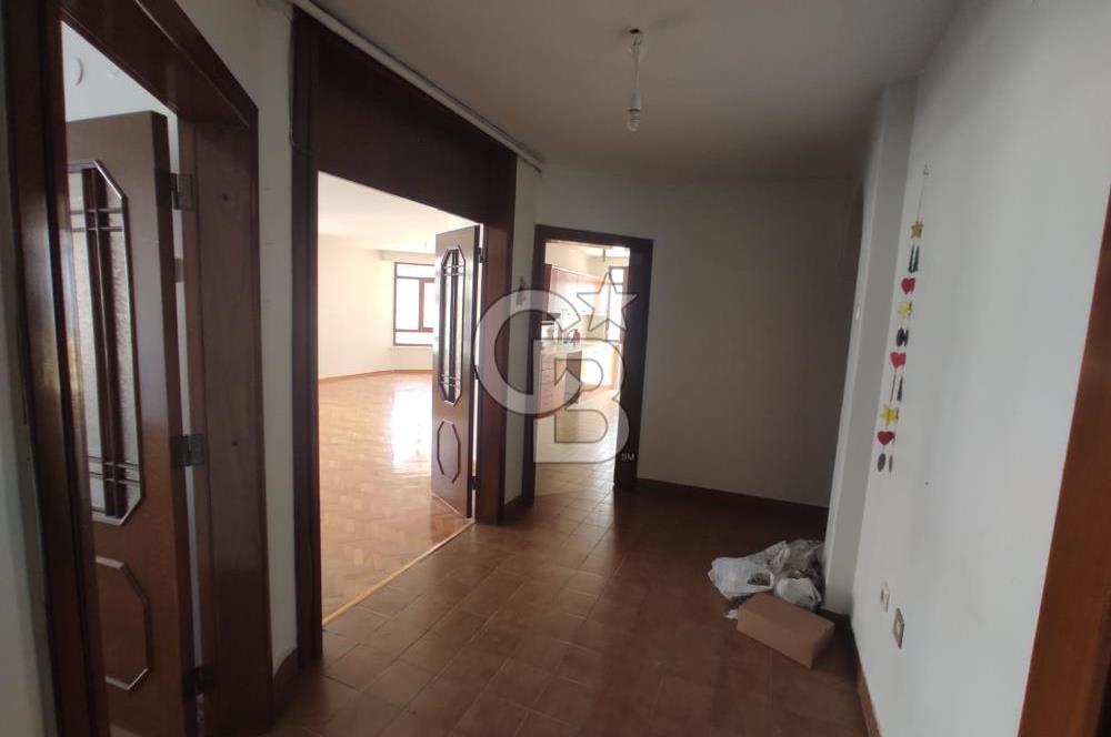ÇANKAYA NERGİZ SOKAK'TA EN ÜST KAT 4+1 KİRALIK DAİRE