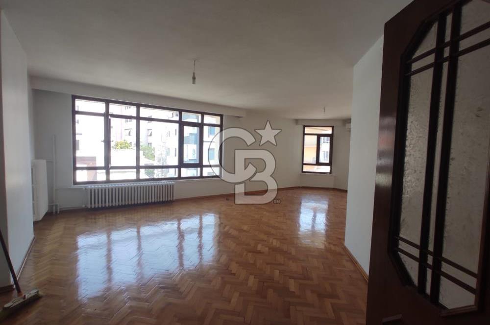 ÇANKAYA NERGİZ SOKAK'TA EN ÜST KAT 4+1 KİRALIK DAİRE