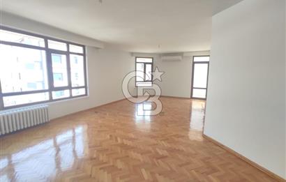 ÇANKAYA NERGİZ SOKAK'TA EN ÜST KAT 4+1 KİRALIK DAİRE