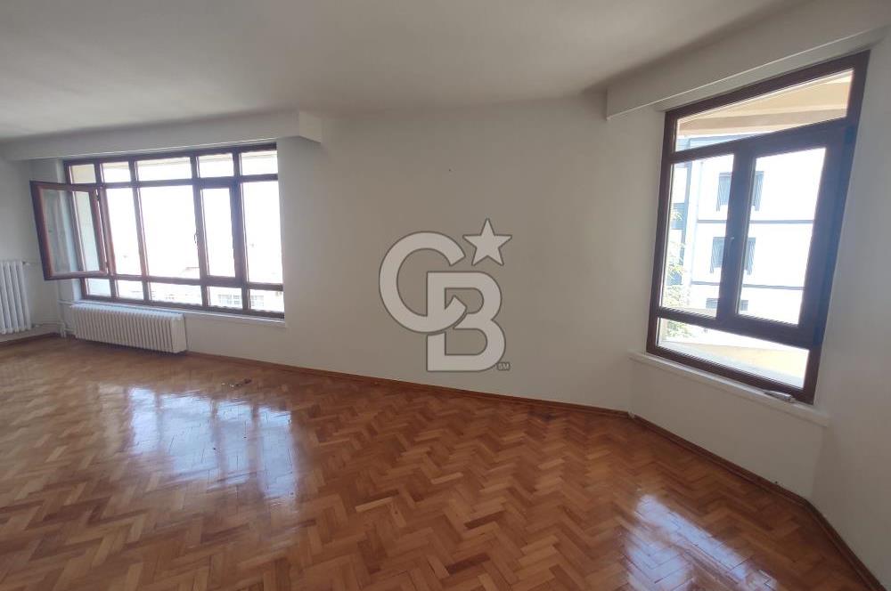 ÇANKAYA NERGİZ SOKAK'TA EN ÜST KAT 4+1 KİRALIK DAİRE