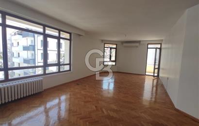 ÇANKAYA NERGİZ SOKAK'TA EN ÜST KAT 4+1 KİRALIK DAİRE