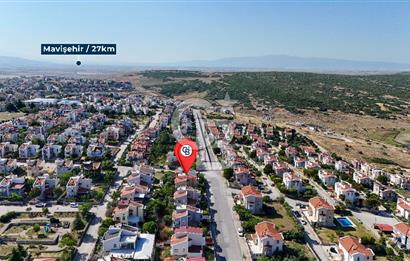 Villakentte Muhteşem Konumlu Satılık Triplex Villa