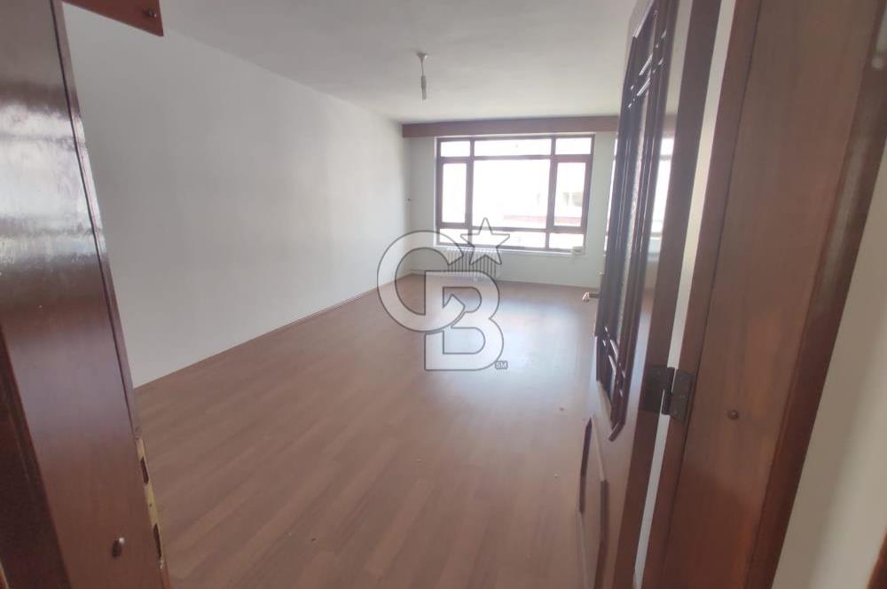 ÇANKAYA NERGİZ SOKAK'TA EN ÜST KAT 4+1 KİRALIK DAİRE