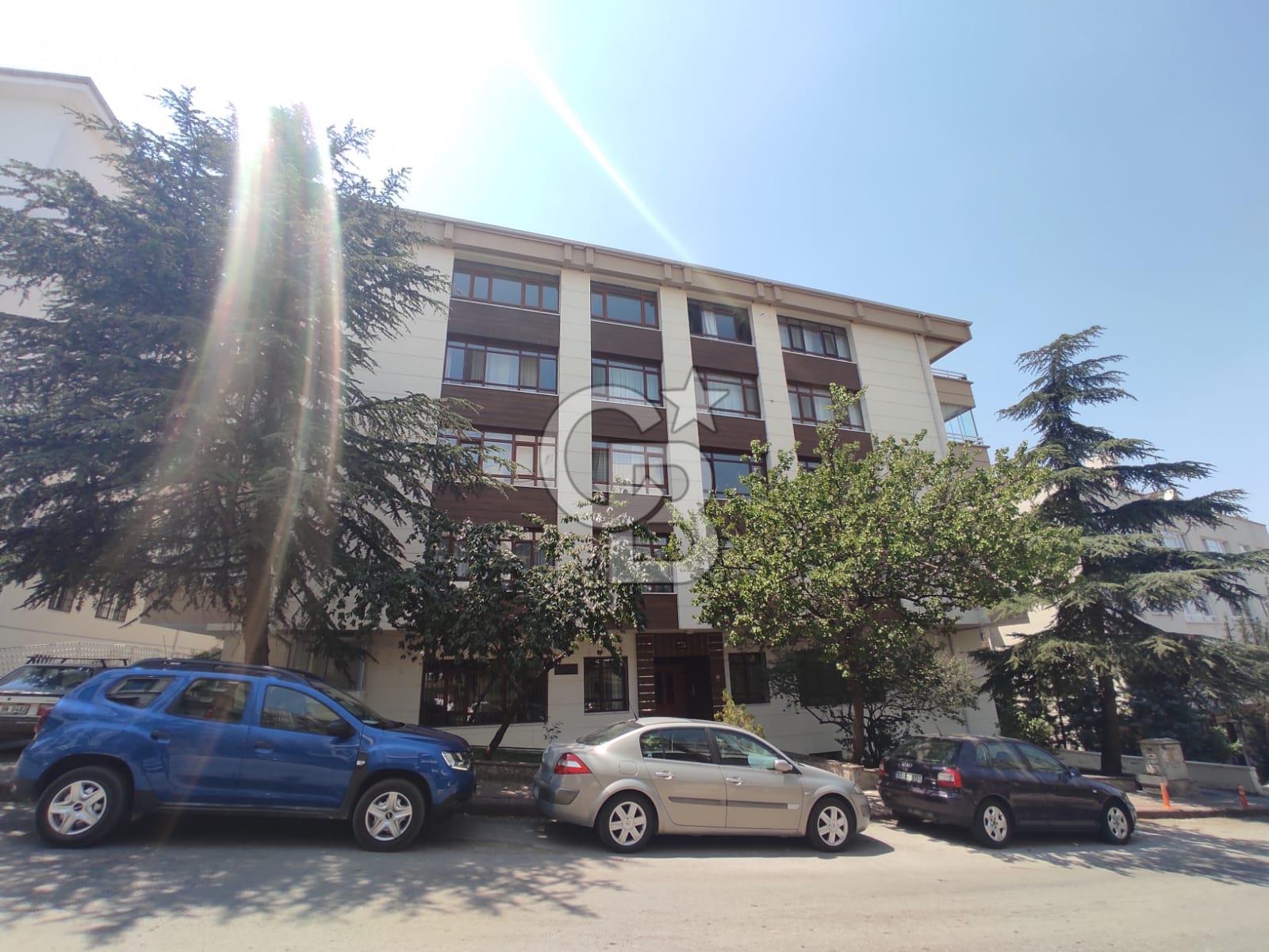 ÇANKAYA NERGİZ SOKAK'TA EN ÜST KAT 4+1 KİRALIK DAİRE