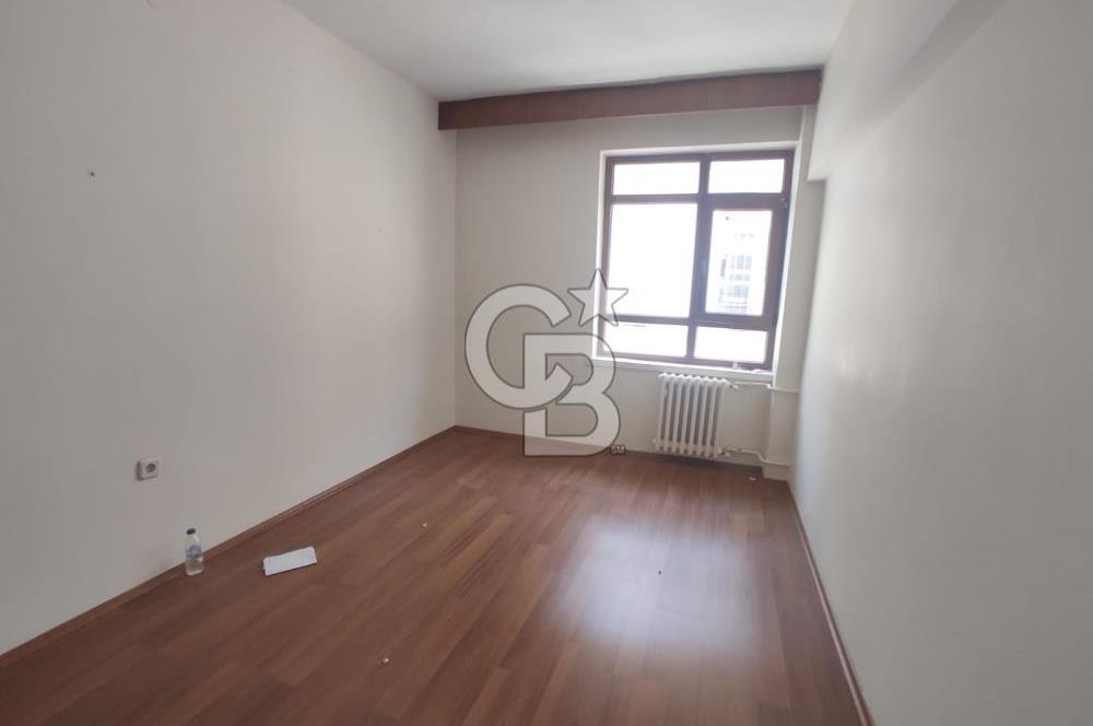 ÇANKAYA NERGİZ SOKAK'TA EN ÜST KAT 4+1 KİRALIK DAİRE