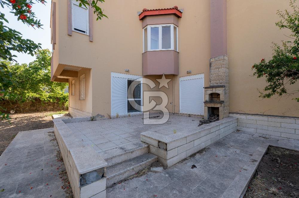 Villakentte Muhteşem Konumlu Satılık Triplex Villa