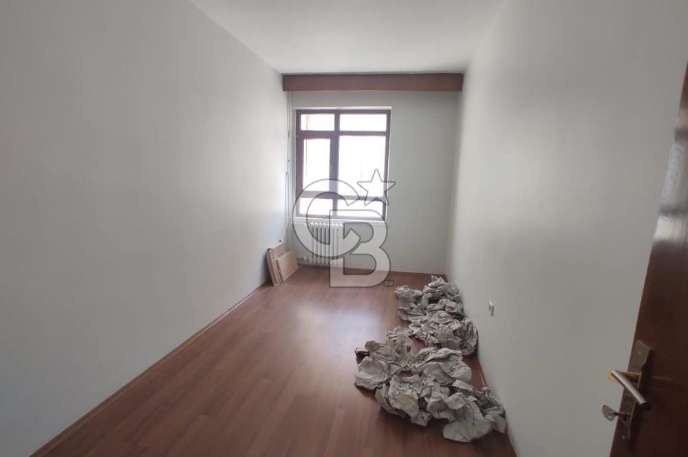 ÇANKAYA NERGİZ SOKAK'TA EN ÜST KAT 4+1 KİRALIK DAİRE
