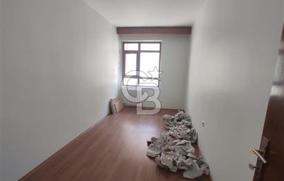 ÇANKAYA NERGİZ SOKAK'TA EN ÜST KAT 4+1 KİRALIK DAİRE