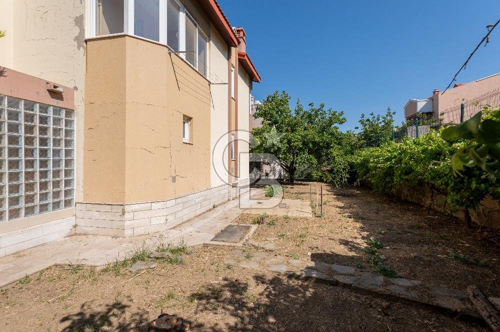 Villakentte Muhteşem Konumlu Satılık Triplex Villa