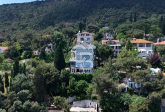 Büyükada Maden'de, Şakir Paşa Yalısı'na komşu, özel iskeleli  yalı dairesi - 1 - 351419