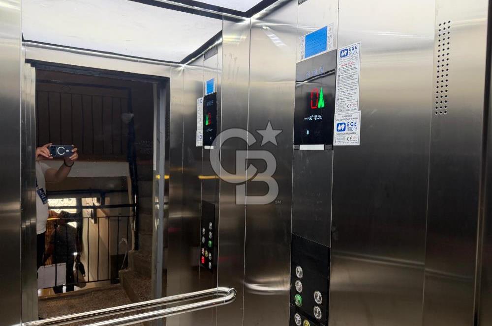 CB SMYRNA'DAN TAHSİN YAZICIDA 3+1 DENİZ MANZARALI SATILIK DAİRE