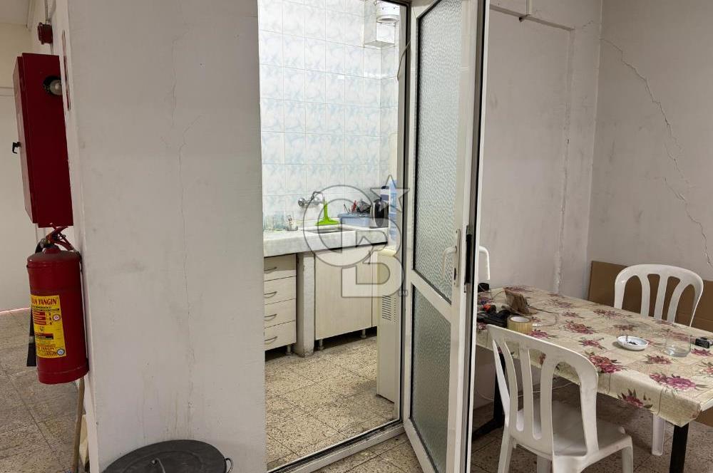 Gaziemir Akçay Caddesi Cepheli Fabrika Binası