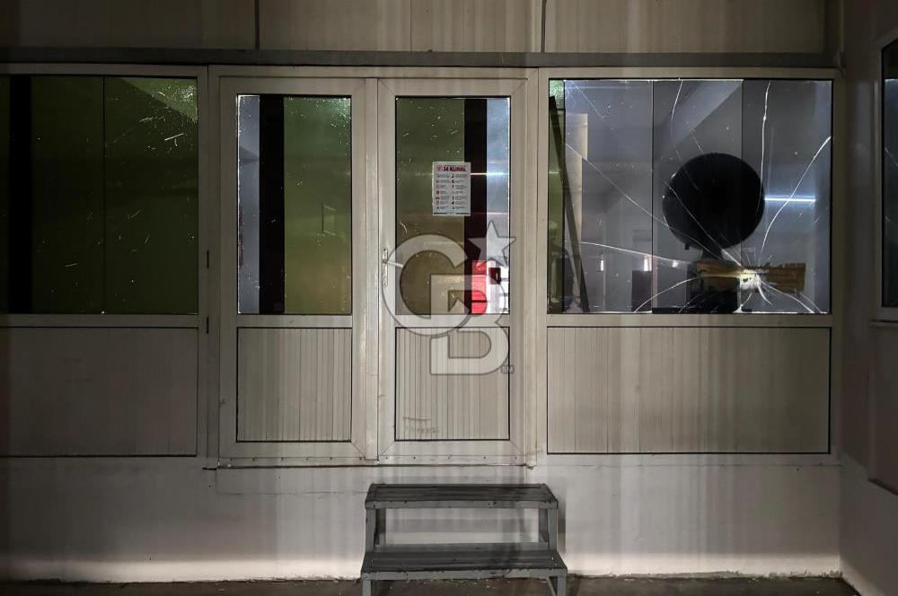 Gaziemir Akçay Caddesi Cepheli Fabrika Binası