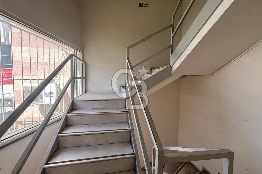 Gaziemir Akçay Caddesi Cepheli Fabrika Binası