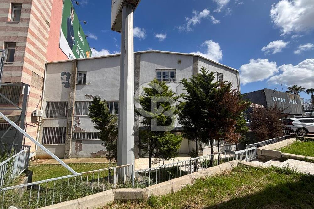 Gaziemir Akçay Caddesi Cepheli Fabrika Binası